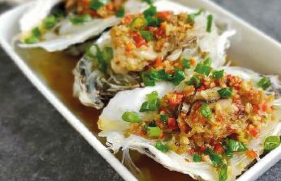 Gestoomde oesters met vermicelli in knoflooksaus