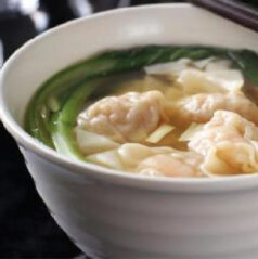 Wan Tan soep bouillon met dumplings van varkensvlees